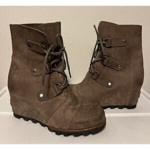Sorel NL2305-078 Joan of Arctic Brown Leather Wedge Ankle Bootie Boots Size 8